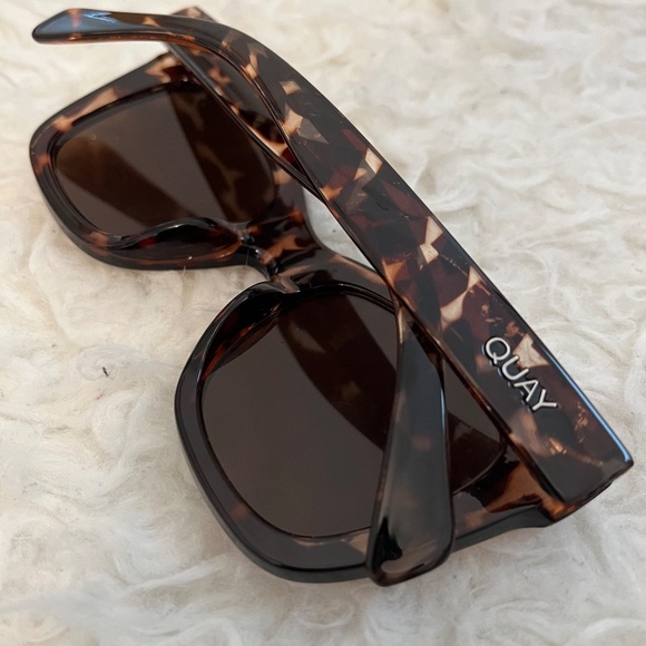 QUAY Tortoise Smoke Sunglasses main image 4